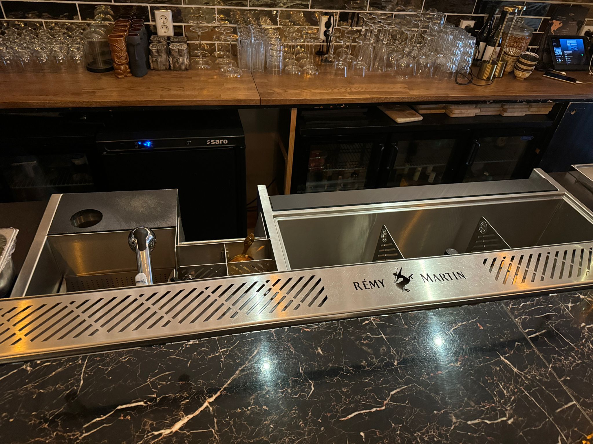 Custom logo engraved on stainless steel drink rail